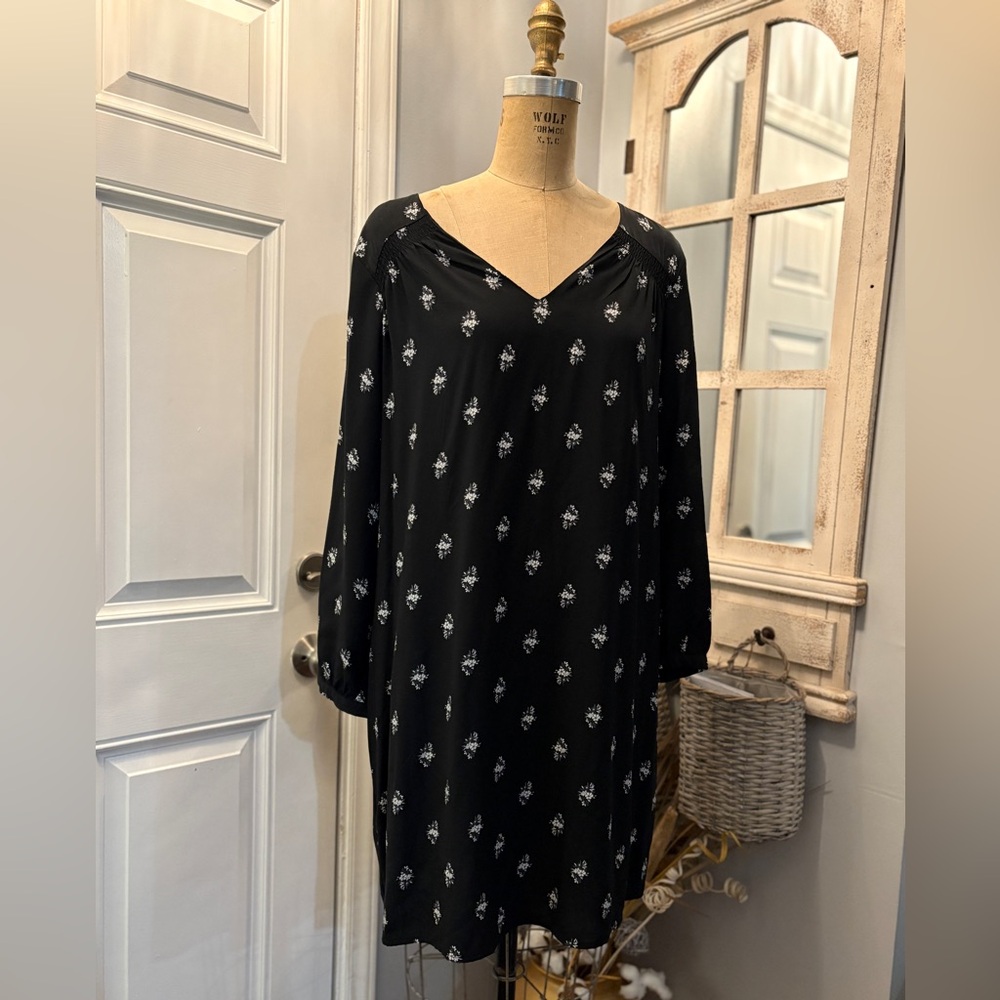 Black and White Floral Long Sleeve Boho Relaxed Fit Stylish Shift Dress Size LP